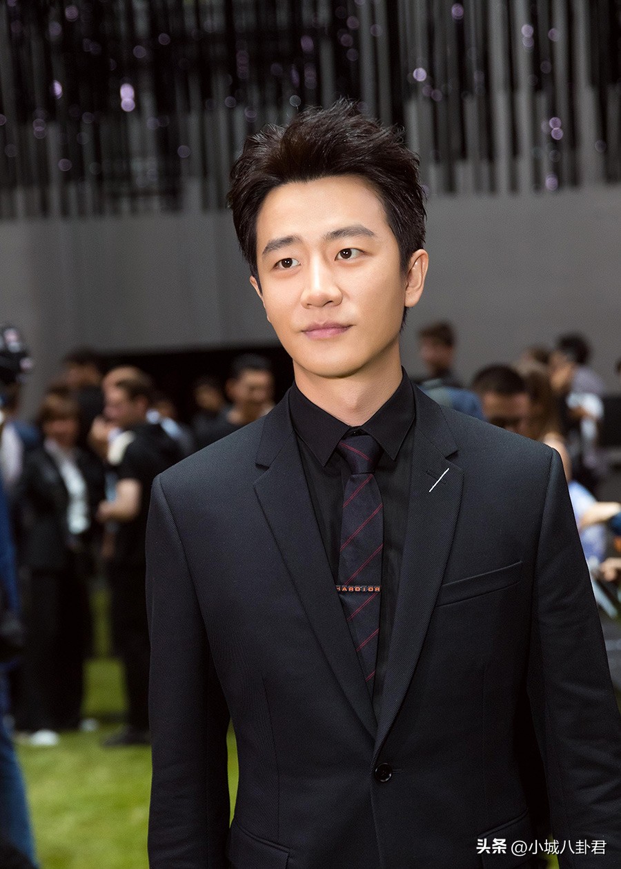 娱乐圈单身男星排行榜_娱乐圈大龄未婚男星_娱乐圈大龄青年