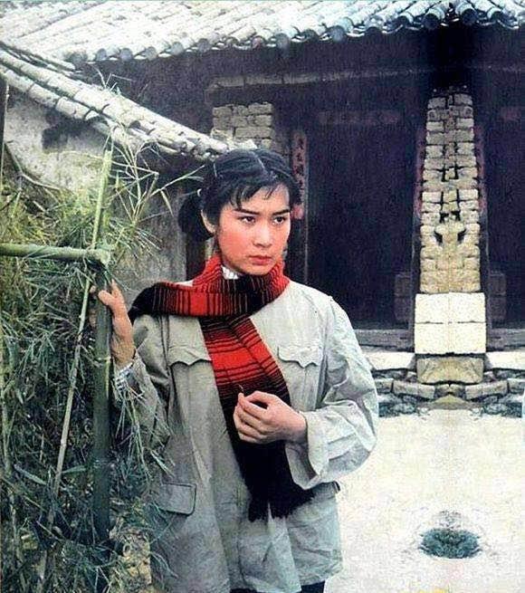 娱乐圈10大短发女神_80年代女明星 冷眉 短发女神 演艺生涯