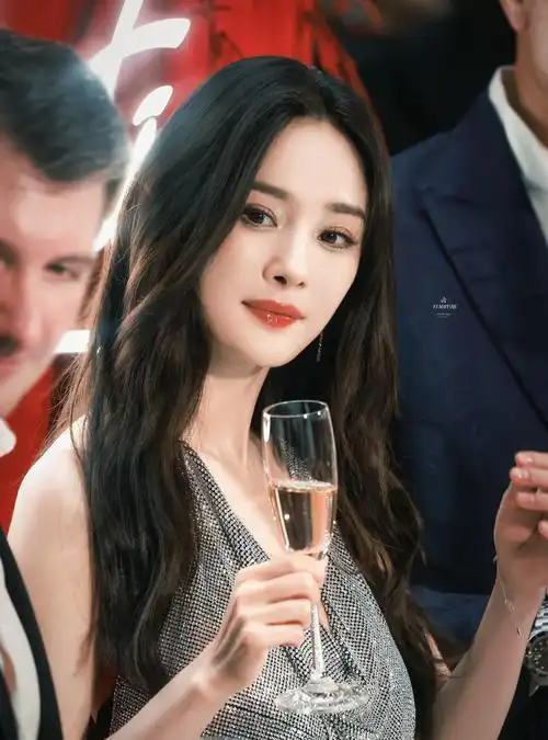 大陆女明星图片和姓名_最貌美如花的十大女明星_中国美女明星排名