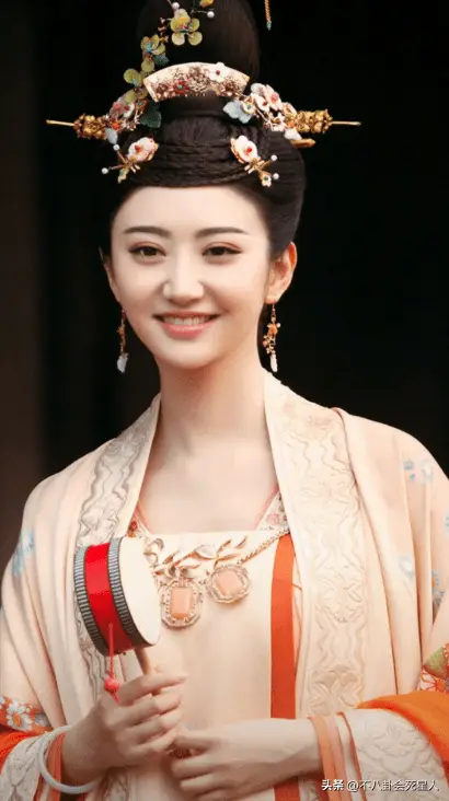 徐冬冬戚薇景甜乔欣周笔畅张檬王鸥谢依霖_女明星整容吗_娱乐圈女星整容事件
