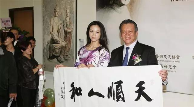 赵丽颖学历中专_娱乐圈学历低成绩差明星_娱乐圈谁学历最低