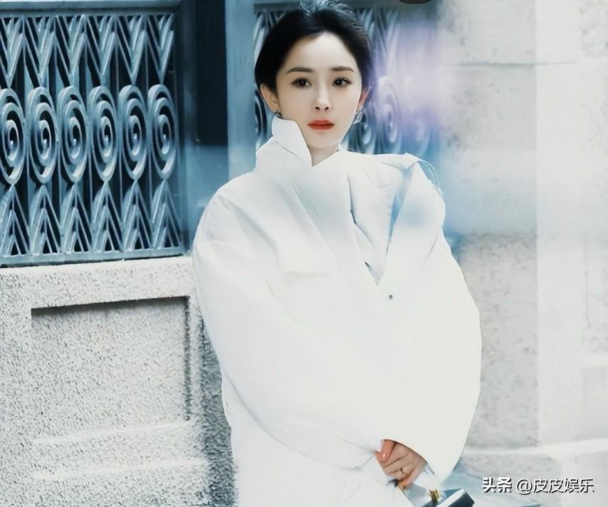 表面女神私下文盲 娱乐圈学历争议_赵露思白鹿杨幂刘诗诗真实学历曝光_娱乐圈谁学历最低
