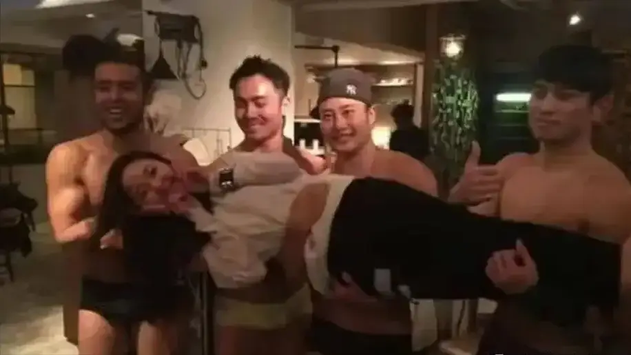 林心如不穿内衣 真空上阵 质疑_女明星胸部曝光的照片