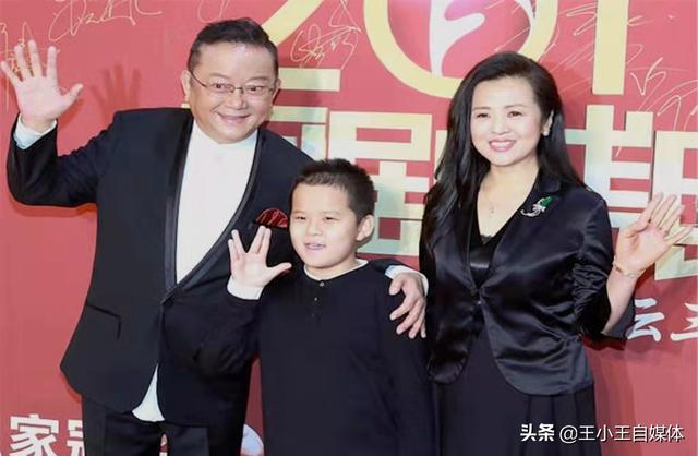李亚鹏海哈金喜结婚年龄差_娱乐圈夫妇年龄差距_侯勇王瑞老夫少妻年龄差