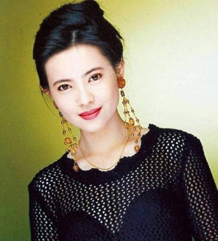 形容娱乐圈黑暗的词_明星潜规则内幕_娱乐圈黑暗面