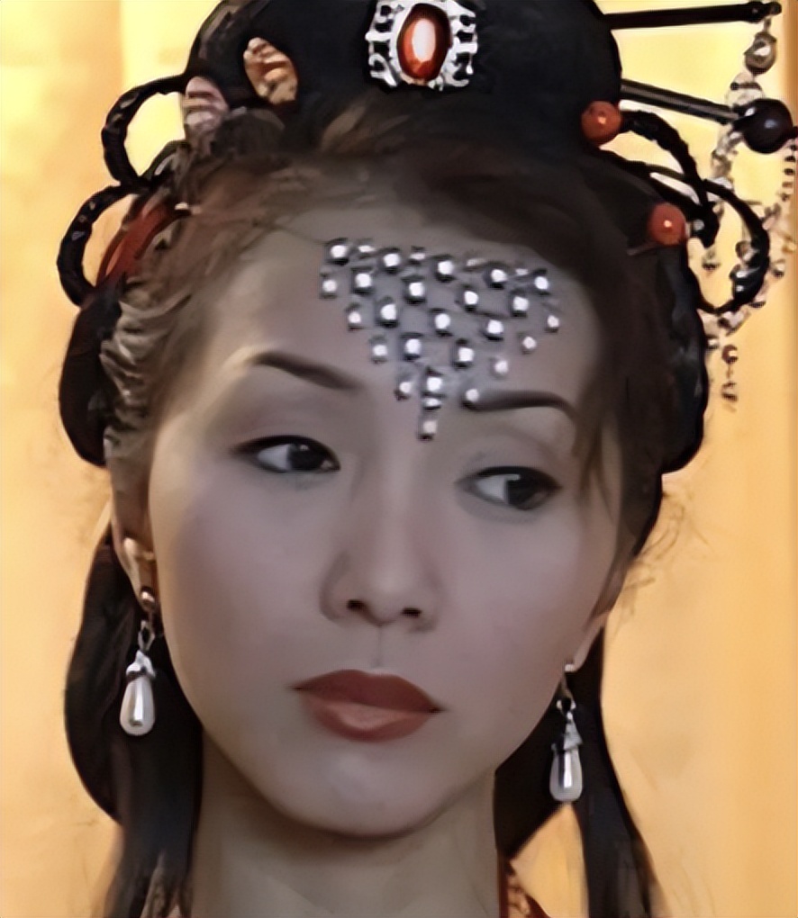 颜仟汶 早年经历_颜仟汶 转型三级片_香港女明星三级