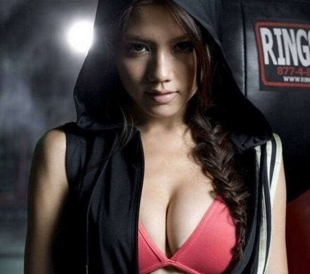 童颜巨乳女星_胸太大看不到脚的女星_女明星 耳朵大