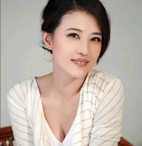 满清后裔 知名明星 爱新觉罗氏_娱乐圈明朝后裔