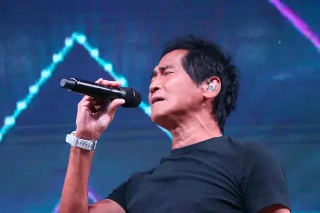 娱乐圈明朝后裔_满清后裔 知名明星 爱新觉罗氏