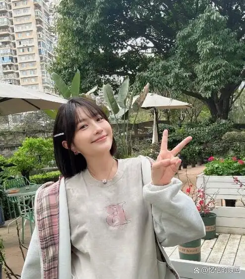 怀孕女明星大肚照_孕妇拍戏比例_孕期身材管理明星案例