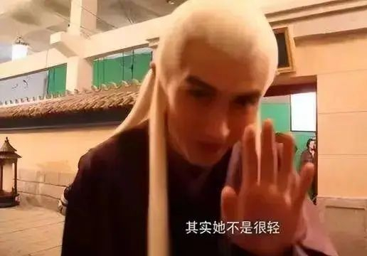 女明星公主抱_电视剧一念关山公主抱 刘诗诗公主抱轻松完成 女演员公主抱男演员讨论
