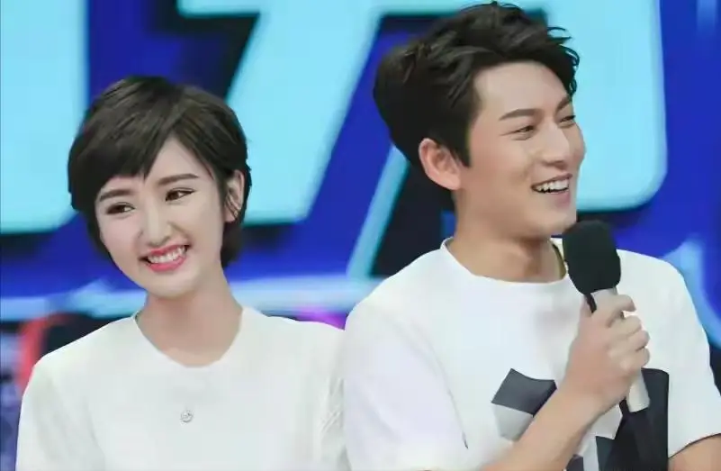 内娱人设崩塌 男星真实面目 反差巨大_娱乐圈最干净的演员_许凯演技差吗 李易峰私生活曝光 陈翔卖惨人设被揭穿