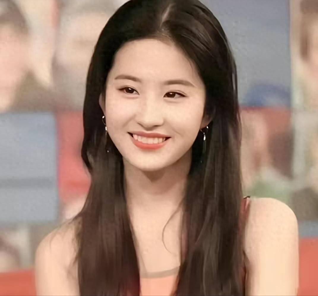 靠干爹上位、私生活混乱、学历造假？刘亦菲被黑到底得罪了谁