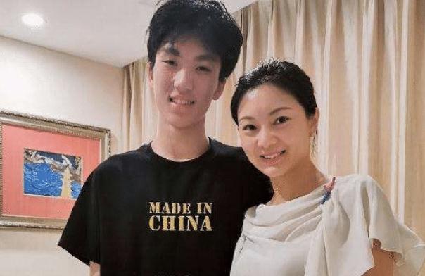 老夫少妻 娱乐圈明星 年龄差距 夫妻恩爱_娱乐圈老模范夫妻