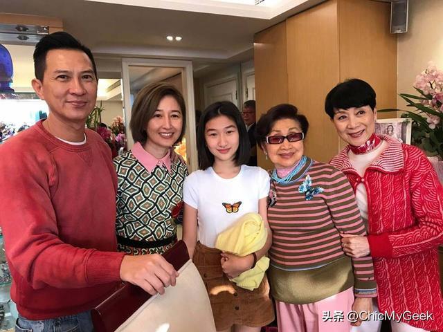 娱乐圈老模范夫妻_娱乐圈模范夫妻_周润发陈荟莲爱情故事