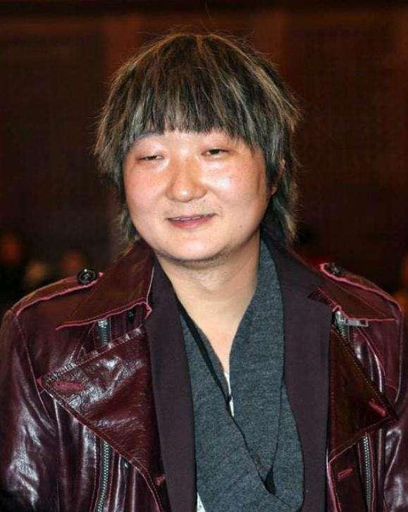 娱乐圈最丑男_美女野兽组合 娱乐圈丑男美女恋爱故事 娱乐圈颜值与才华反差情侣