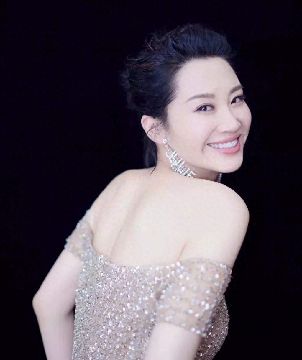 女明星抗衰老方法_明星保持青春的秘诀_女明星为啥不老