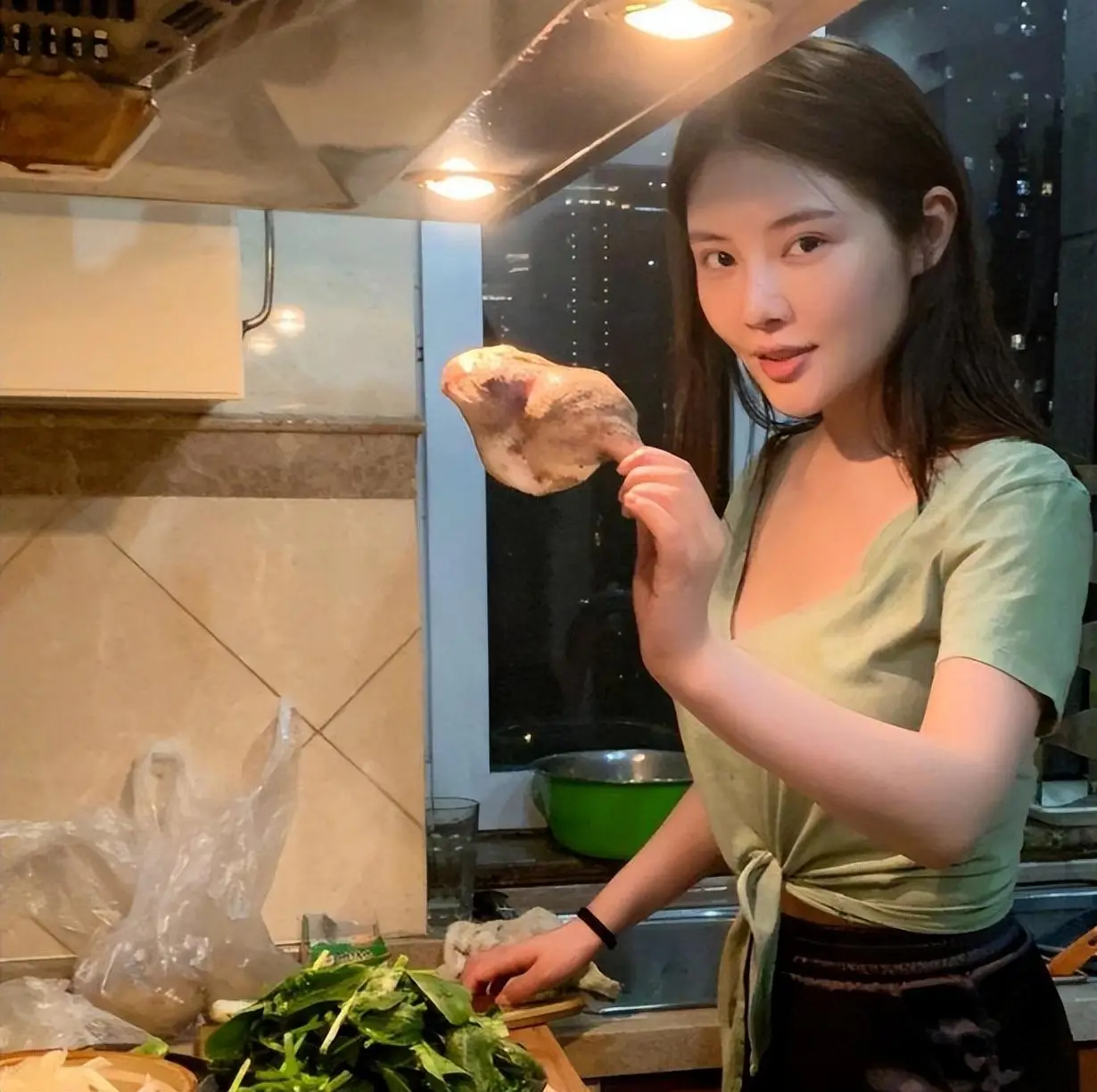 徐冬冬尹子维感情曝光_娱乐圈明星感情真实性_娱乐圈最新的情侣