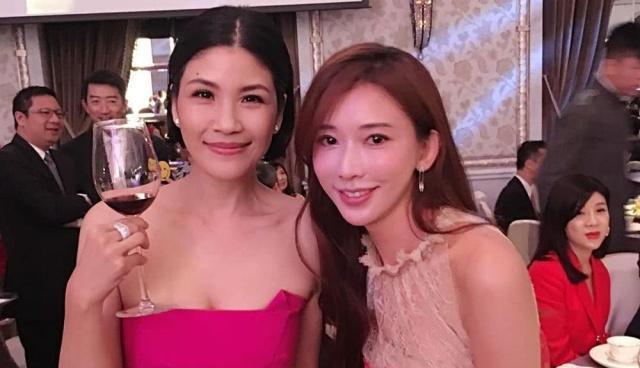女明星生理缺陷_冯小刚白斑_明星病痛