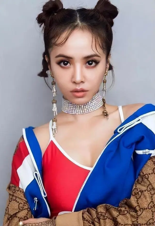 美女明星口臭揭秘_明星口臭原因_中国女明星哪些有口臭