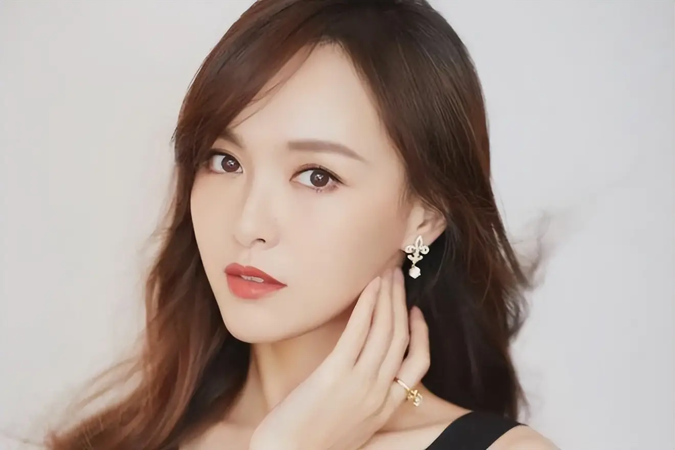 中国女明星哪些有口臭_明星口臭 刘亦菲口臭 唐嫣口臭