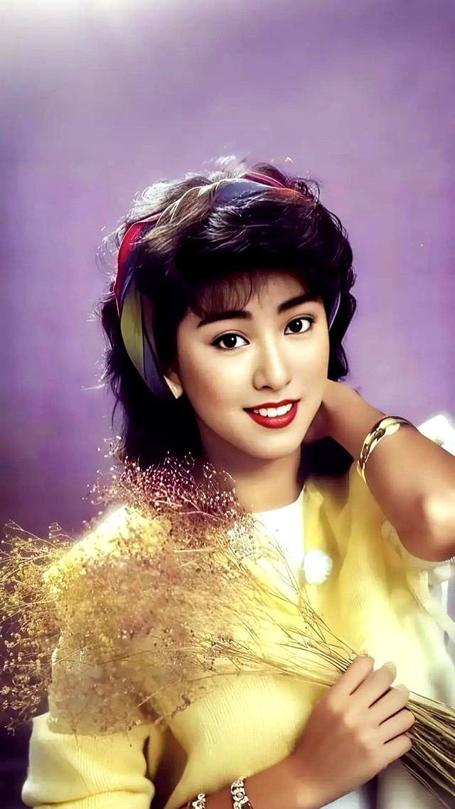1994年挂历商业布局_港台资源内地资源联动_香港女明星挂历图片
