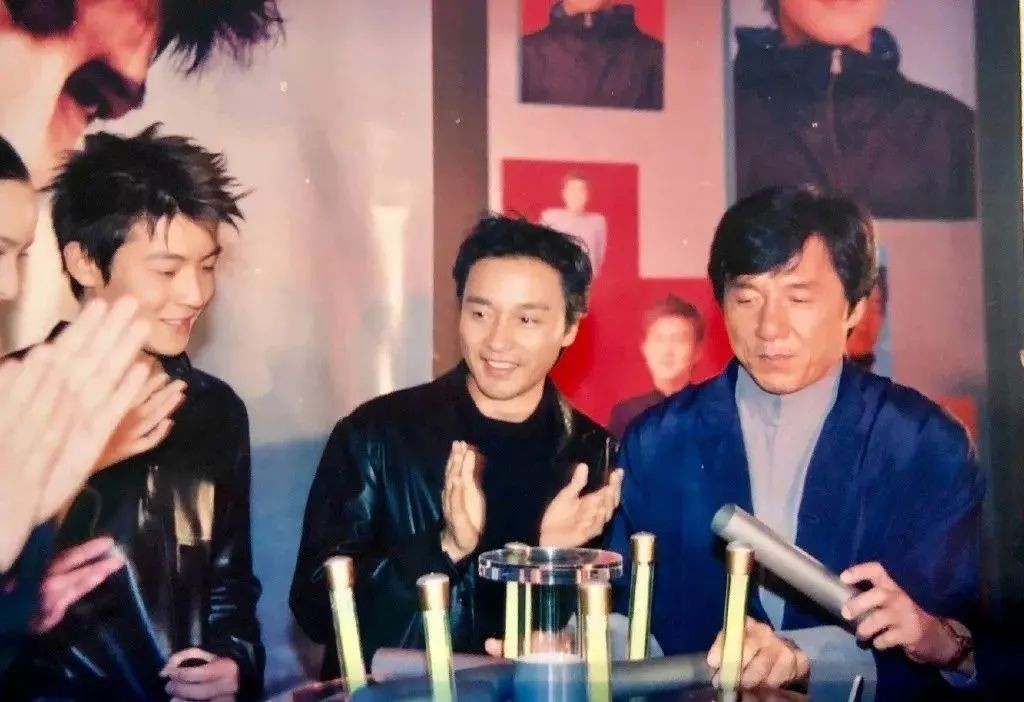 陈冠希退出娱乐圈原文_陈冠希艳照门事件回顾_陈冠希道歉退圈事件