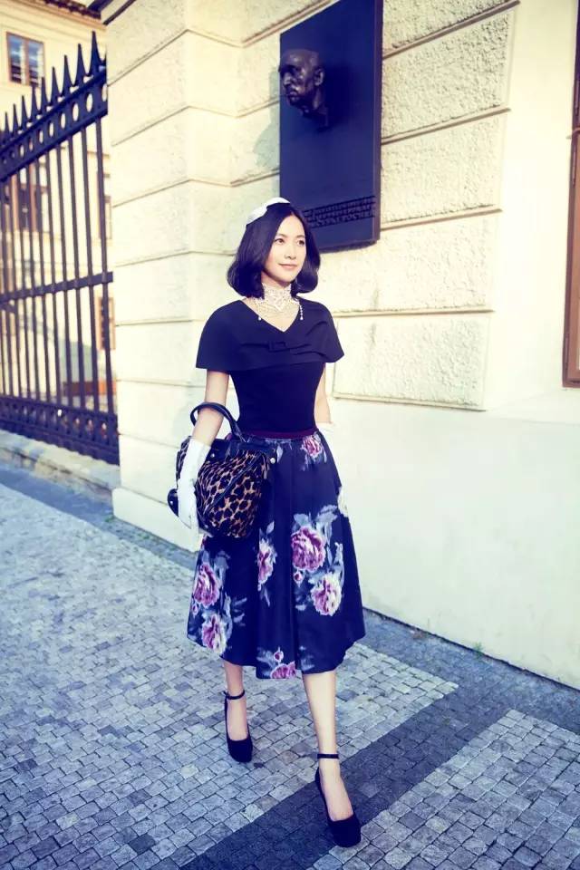 娱乐圈知名女导演_徐静蕾导演作品票房破亿_徐静蕾才女多才多艺