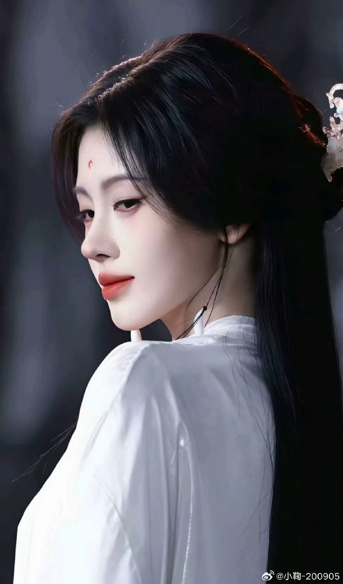 出道以来无黑料无绯闻的明星,_低调内敛不炒作_女爱豆12年零绯闻