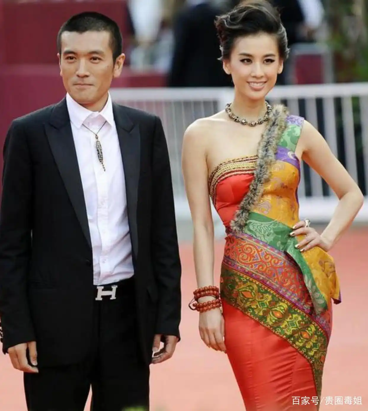 大长脸美女 女星大长脸 气质独特大长脸_长方形脸女明星