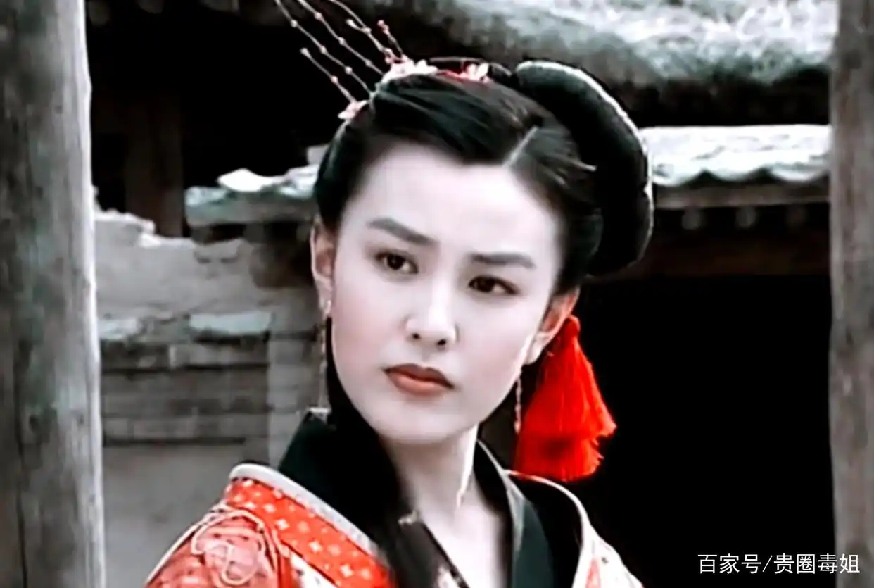 大长脸美女 女星大长脸 气质独特大长脸_长方形脸女明星