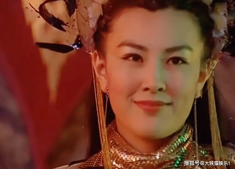 长着一张“大长脸”也好看的6位女星，个个明艳大气，满屏高级感
