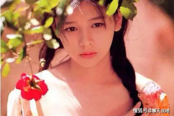 转型成功的女演员_大胆突破的女演员_艺术女明星