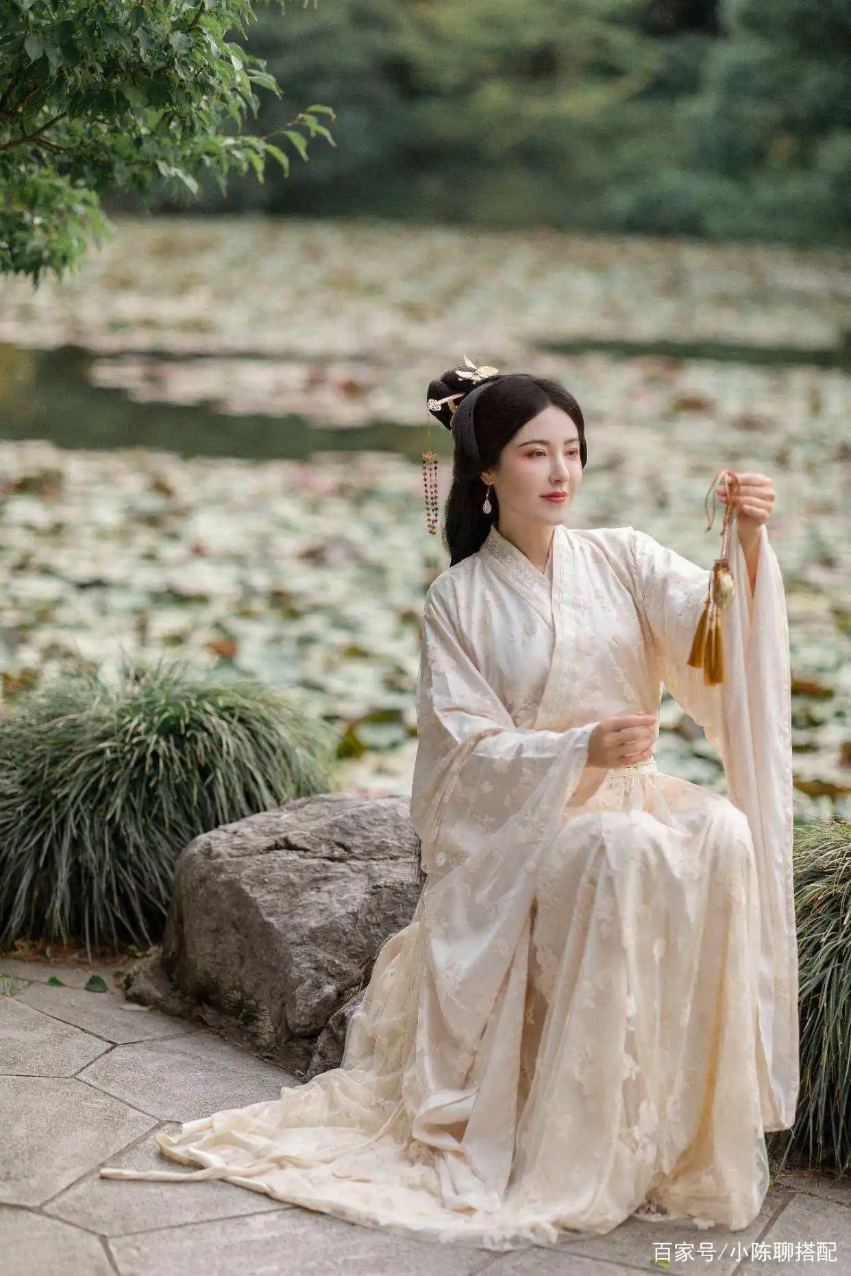 长方形脸女明星_长脸女星妆容技巧_长脸女人如何变美