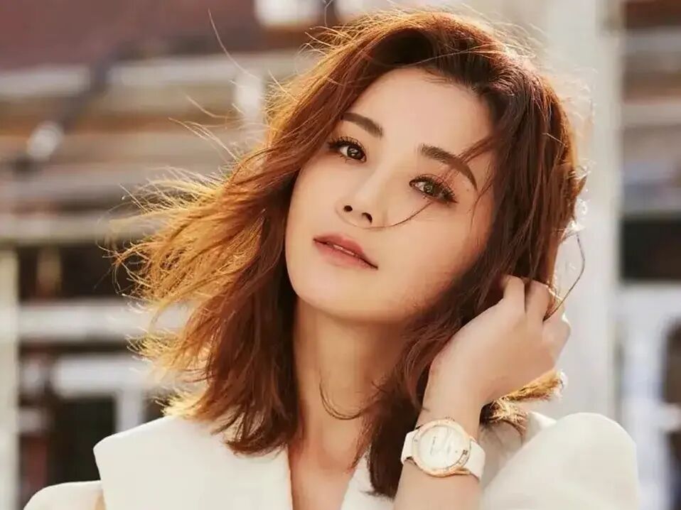 娱乐圈谁情商最高_不靠豪门撑腰的女星_女明星放弃豪门婚姻