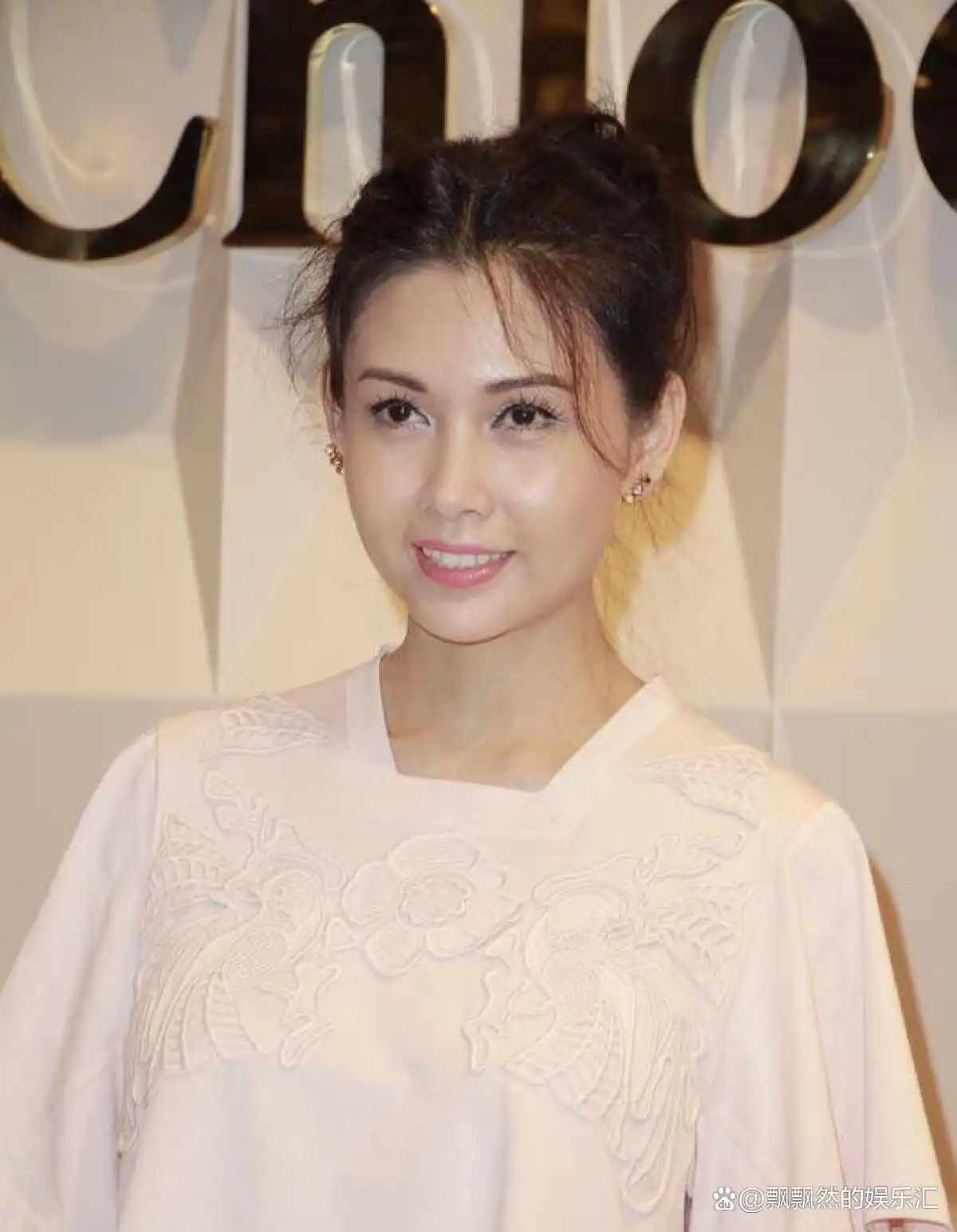 邱淑贞 90年代性感女神 演艺生涯_中国女明星邱淑贞