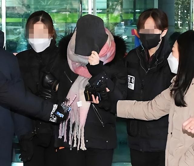 韩国影帝李善均死亡_韩国娱乐圈的黑料_黄荷娜吸毒案