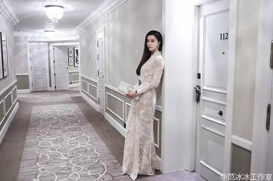 范冰冰Angelababy走廊造型_女明星宾馆_女明星酒店走廊拍照攻略