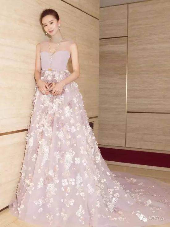 女明星酒店走廊拍照攻略_女明星宾馆_范冰冰Angelababy走廊造型