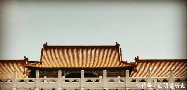 拖地长裙 古代贵族女子 穿着规定_女明星穿拖地长裙