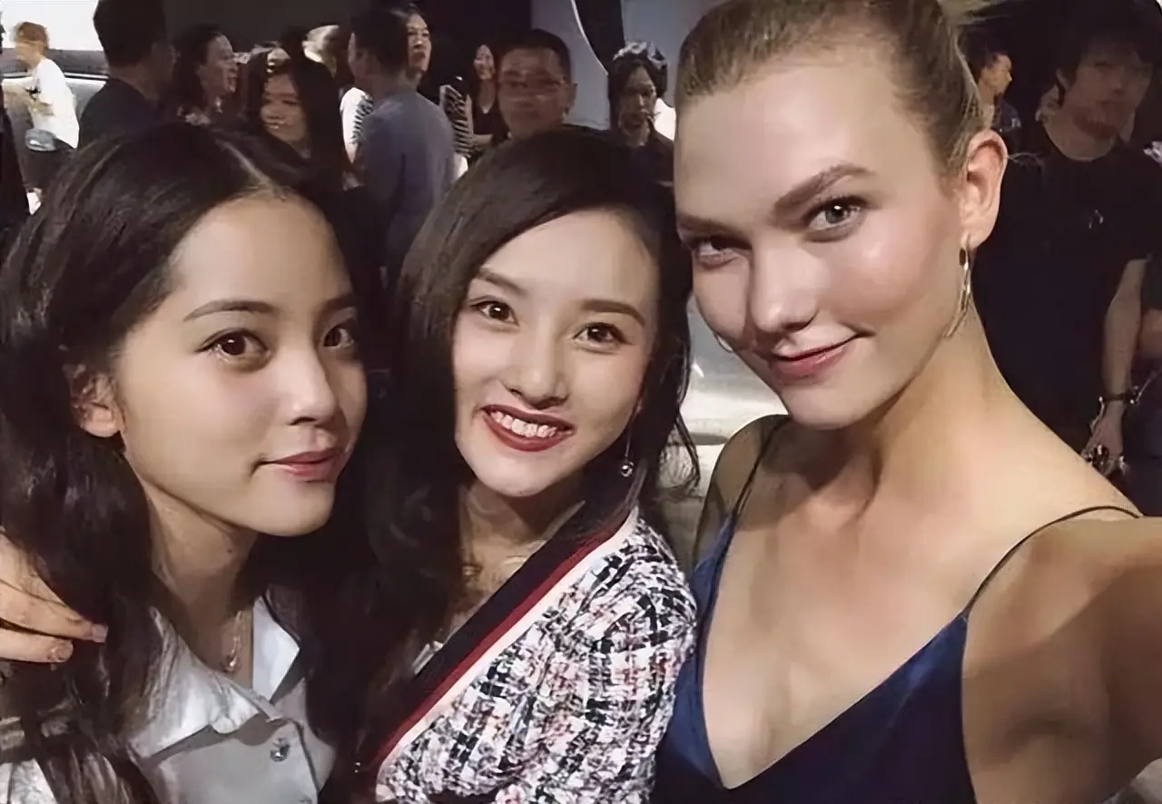 童瑶嘴巴不对称问题_娱乐圈美女嘴巴缺陷_娱乐圈好看的嘴