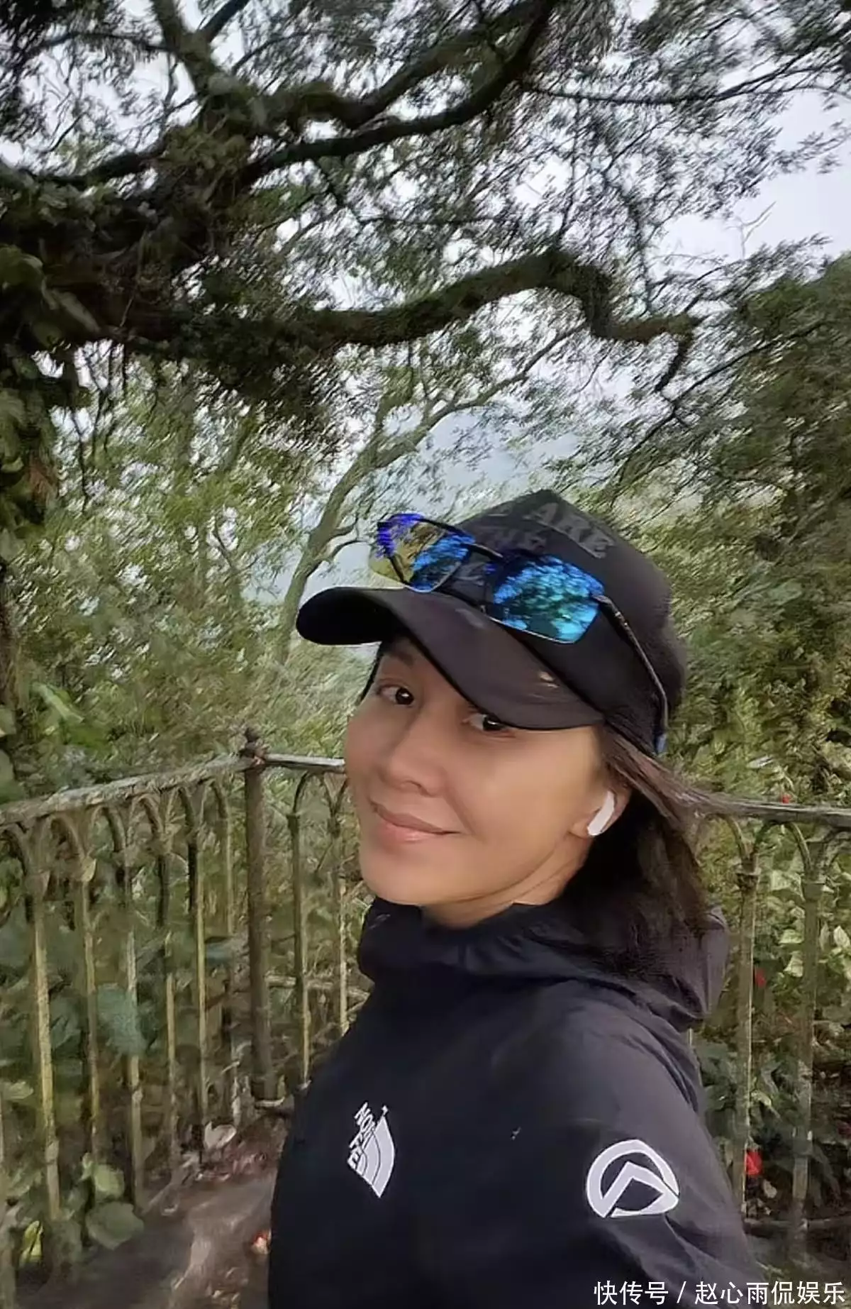 章泽天刘嘉玲播客录制_章泽天 娱乐圈_刘嘉玲章泽天访谈