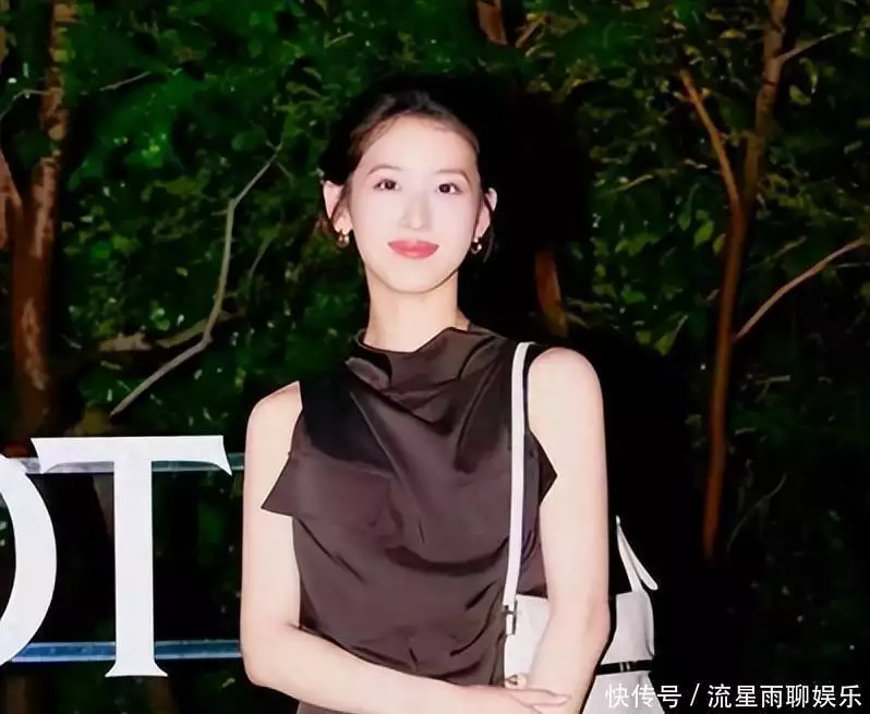 章泽天商业投资布局_章泽天个人博客深度对话_章泽天 娱乐圈