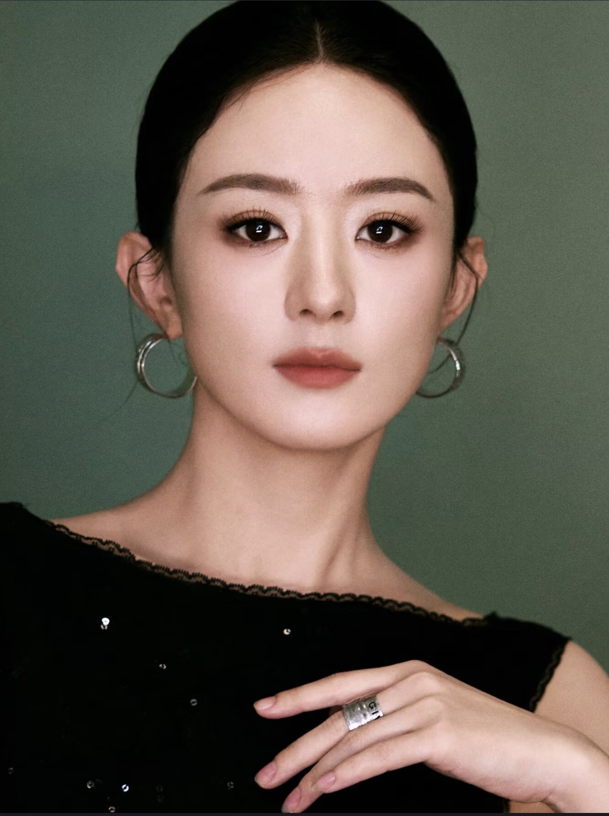 圆脸可爱方脸高级心形脸精致_一张图看懂三种脸型_方脸短下巴女明星