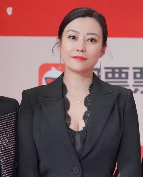 大骨架女明星_郝蕾张雨绮巩俐蒋欣_脸大的女明星明星