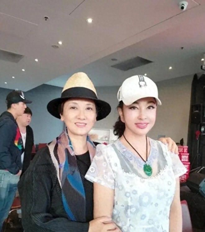 冻龄女神精修生图差异_女明星今昔对比照_还有那些女明星