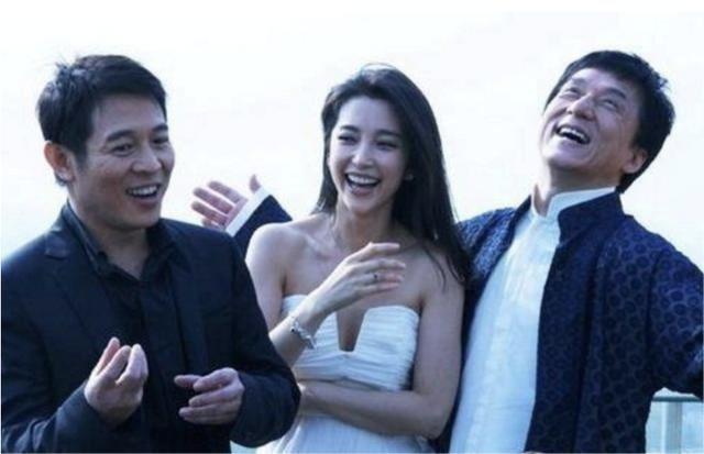 成龙抱过那些女明星_刘亦菲被成龙非礼事件_成龙非礼过的女明星数量