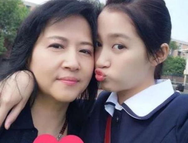 娱乐圈父女关晓彤_关晓彤家庭背景_关晓彤母亲李君