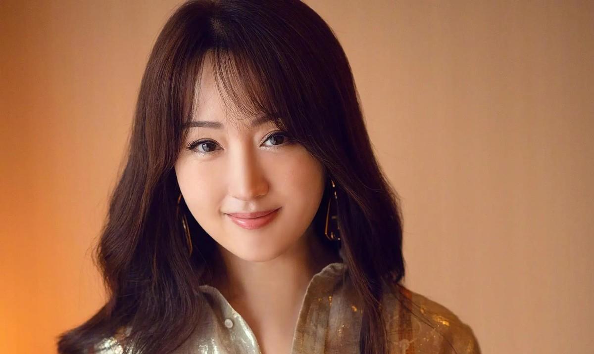 51岁女明星气质_50岁女明星保养_明星最老的女明星