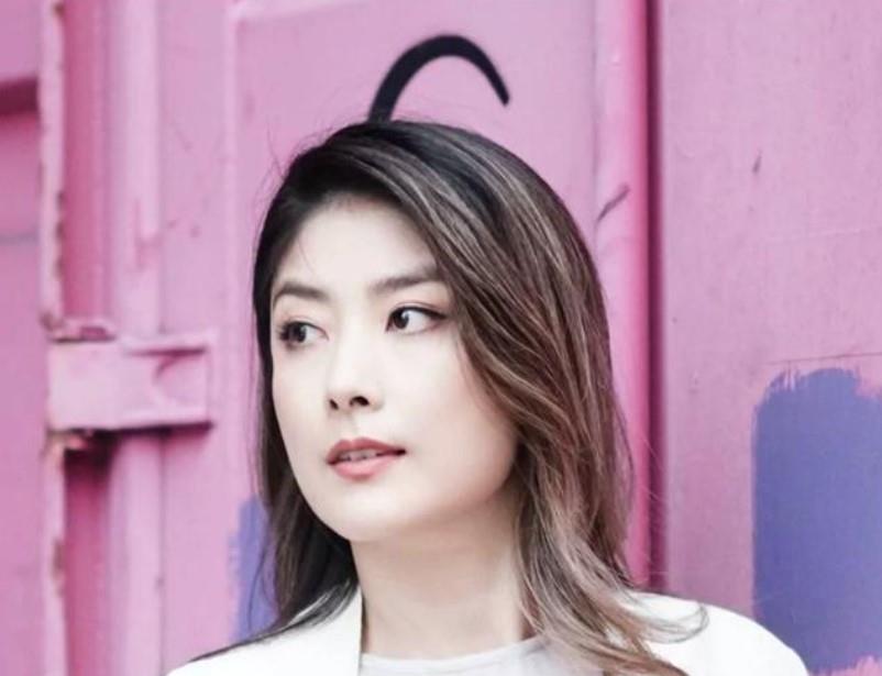 51岁女明星气质_明星最老的女明星_50岁女明星保养